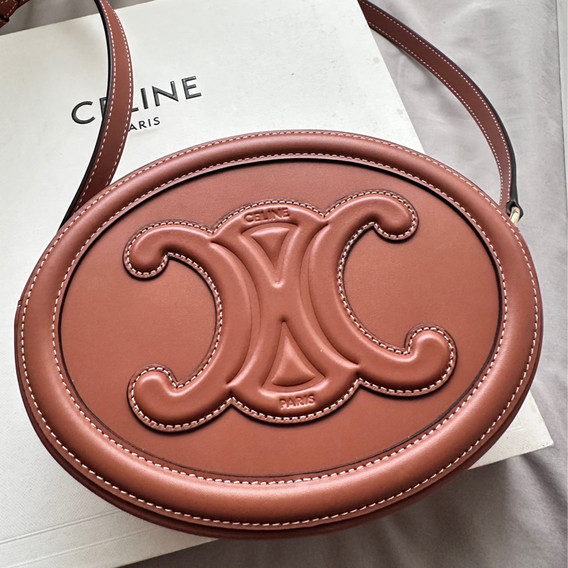Celine「大圓餅」月餅單肩斜背包 焦糖色凱旋門浮雕 附全套盒子防塵袋-1
