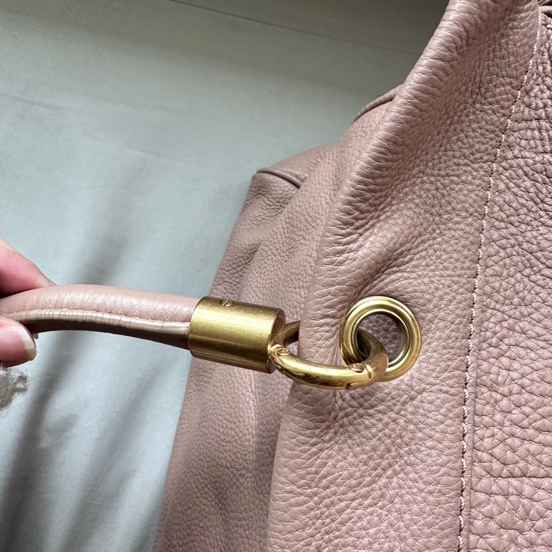 MARC JACOBS軟牛皮荔枝紋斜挎包 乾燥玫瑰粉-6