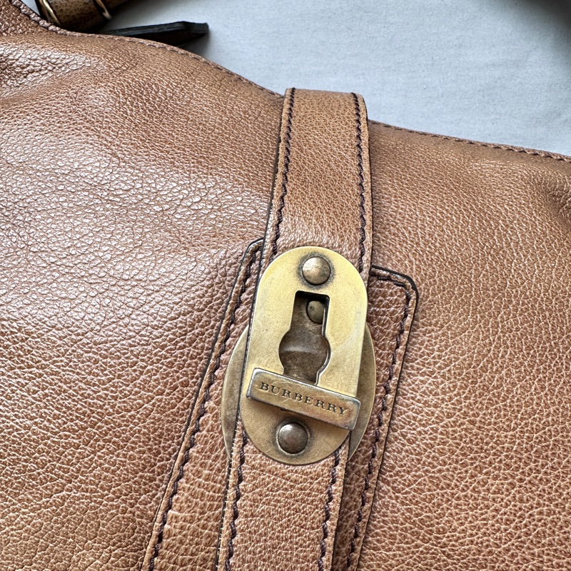 BURBERRY 雙肩帶全牛皮棕色美拉德單肩包-21