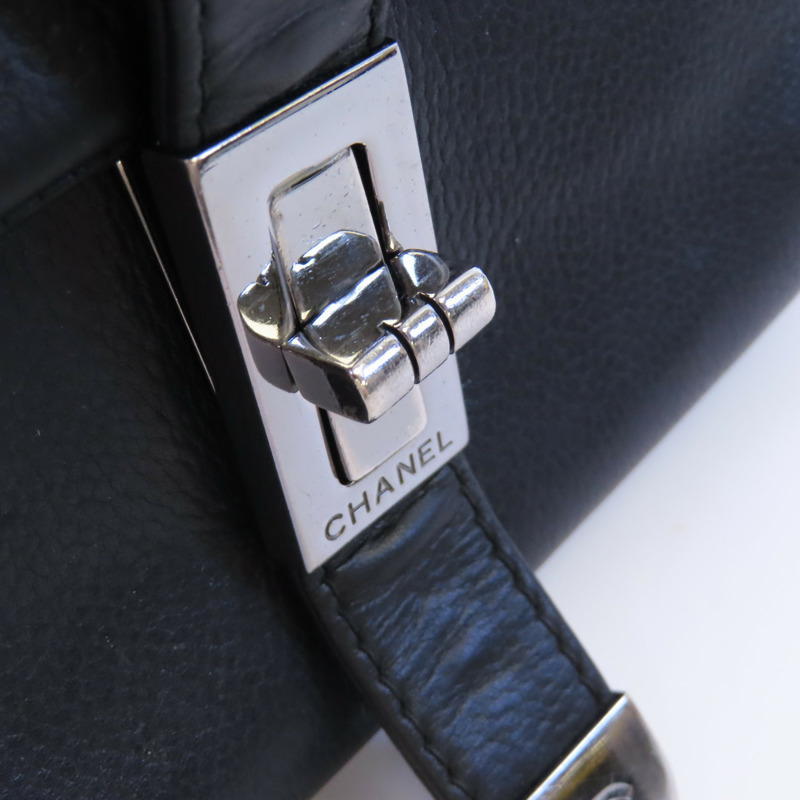 CHANEL 牛皮皮革Shoulder Bag銀扣鏈帶肩背袋-10