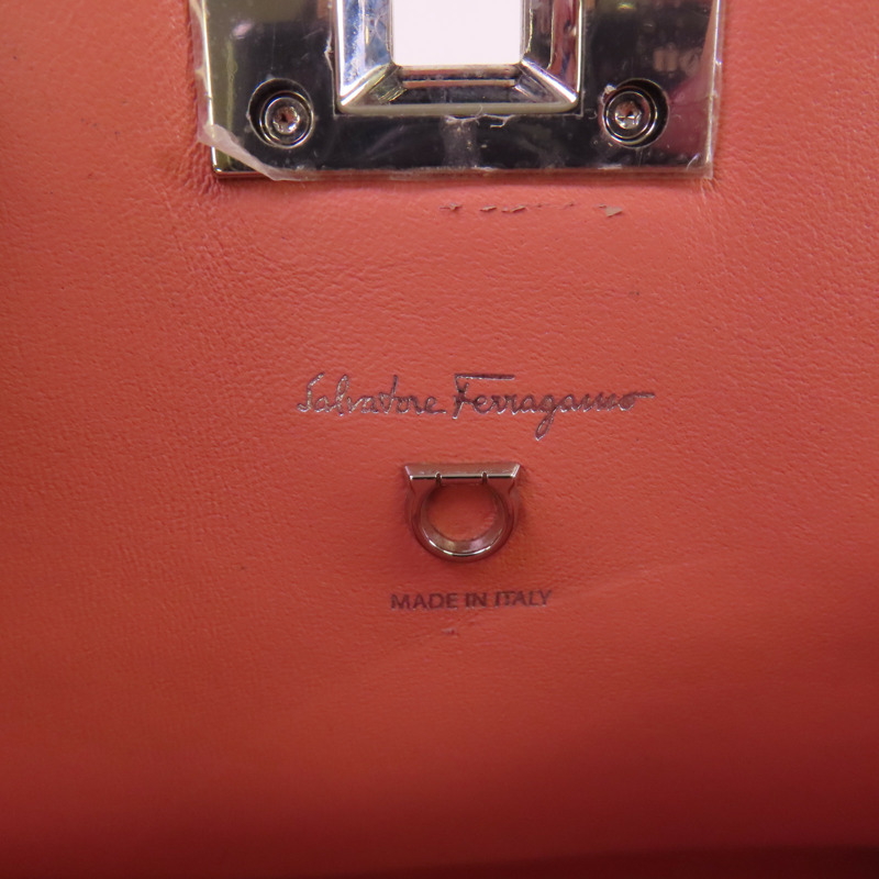 Salvatore Ferragamo 牛皮皮革Studio Box Bag銀扣手挽肩背兩用袋-17