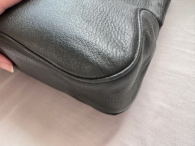 Ferragamo菲拉格慕黑銀全皮hobo單肩包-6