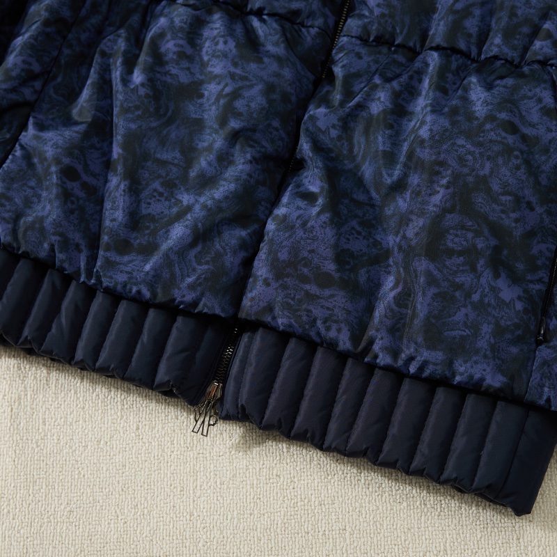 ❤️ MONCLER 雅緻印花圖案 羽絨外套-2