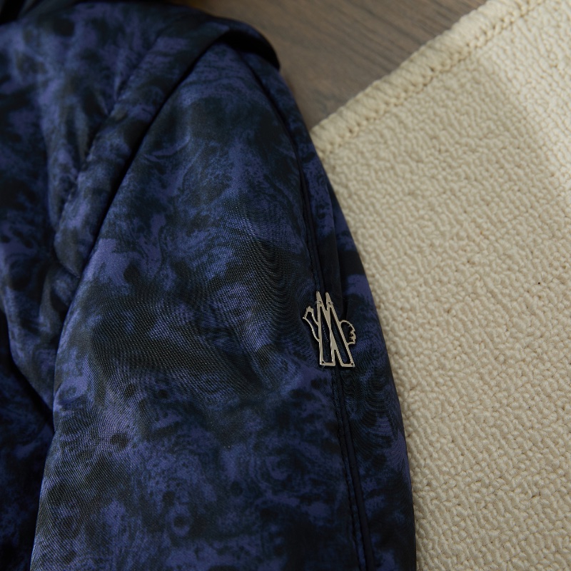 ❤️ MONCLER 雅緻印花圖案 羽絨外套-7