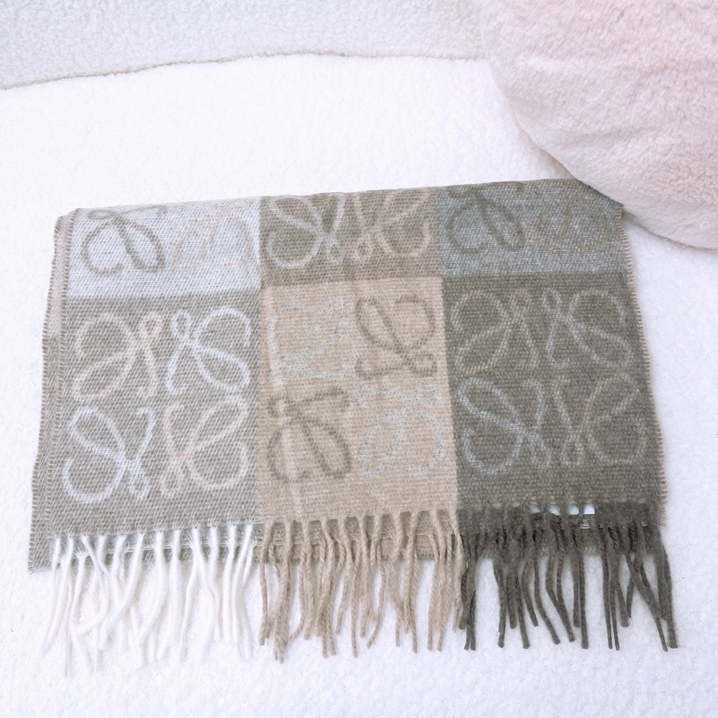 閒置未用 Loewe 米色老花圍巾頸巾-4