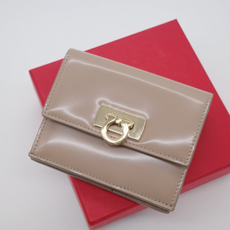（超級新🎁可以送禮）Ferragamo 菲拉格慕 Gancini 米色 小牛皮 短夾 🈶️鈔票位、6 卡位-0