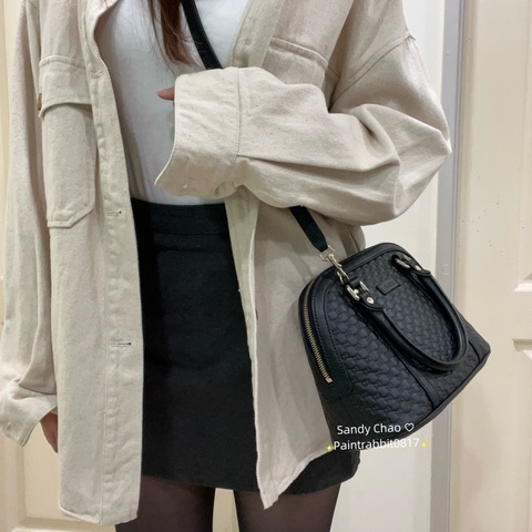 ෆ Gucci 全皮壓紋貝殼包 🈶購證