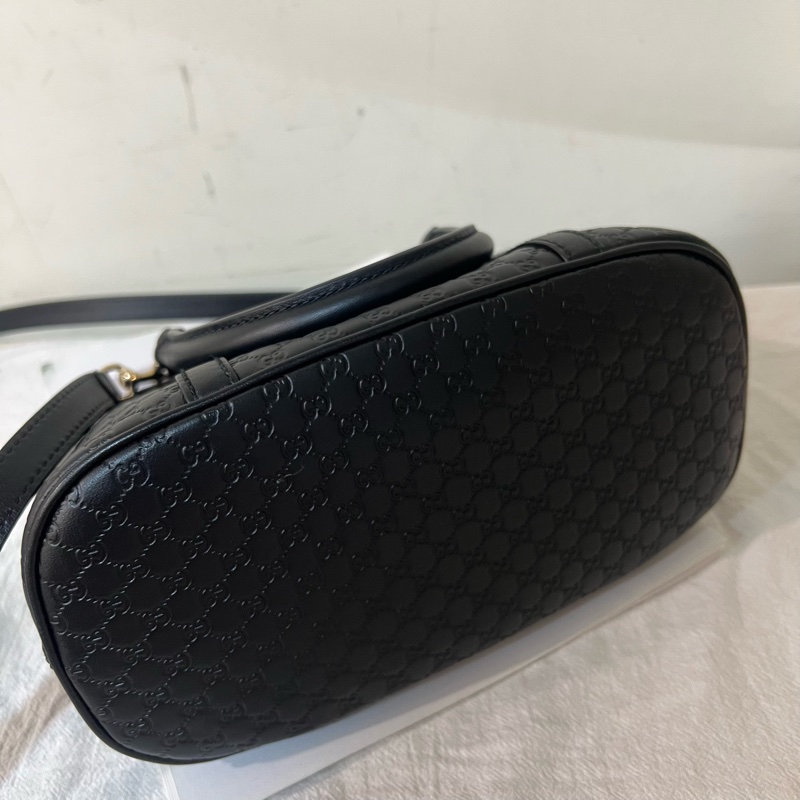 ෆ Gucci 全皮壓紋貝殼包 🈶購證-9