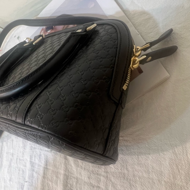 ෆ Gucci 全皮壓紋貝殼包 🈶購證-11