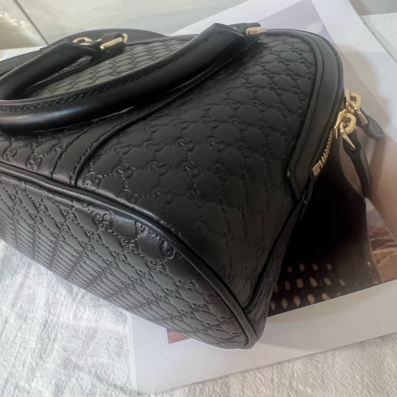 ෆ Gucci 全皮壓紋貝殼包 🈶購證-12