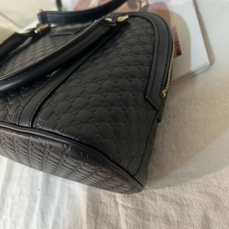 ෆ Gucci 全皮壓紋貝殼包 🈶購證-15