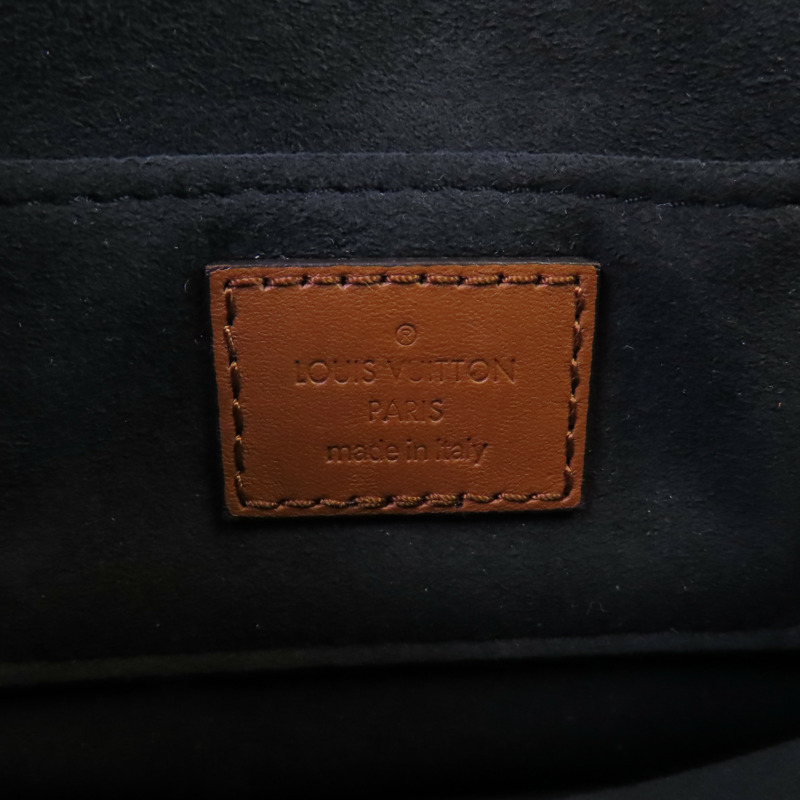 LOUIS VUITTON Monogram Reverse Mini Dauphine金扣肩背袋-15