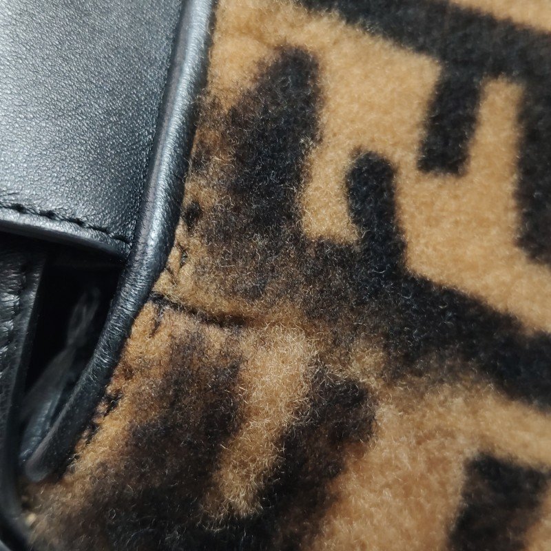 Fendi Peekaboo躲貓貓迷你羊皮雙F老花扭鎖扭鎖斜挎包單肩包-14