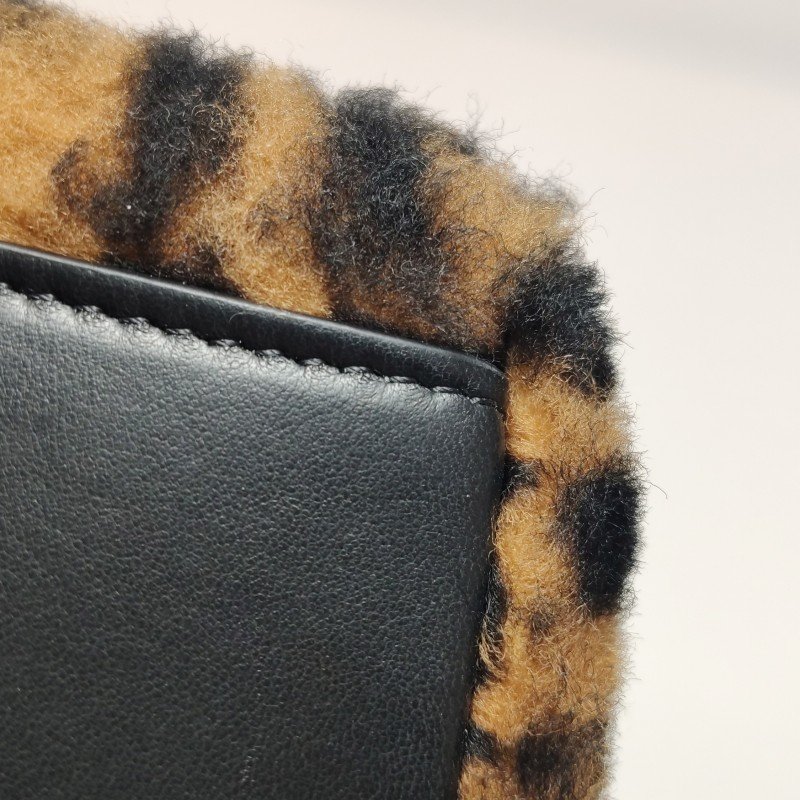 Fendi Peekaboo躲貓貓迷你羊皮雙F老花扭鎖扭鎖斜挎包單肩包-15