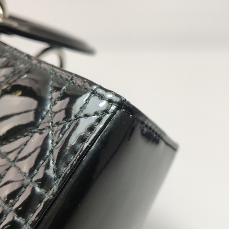 Dior Lady Dior戴妃包大號漆皮藤格紋字母Logo吊飾斜挎包單肩包-17