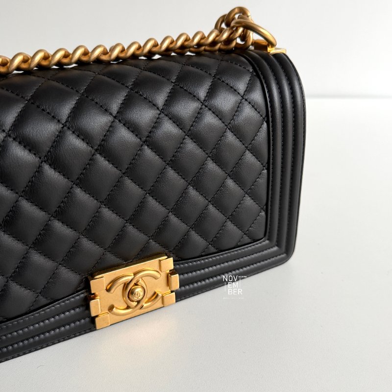 Chanel Boy 25 黑金羊皮-1