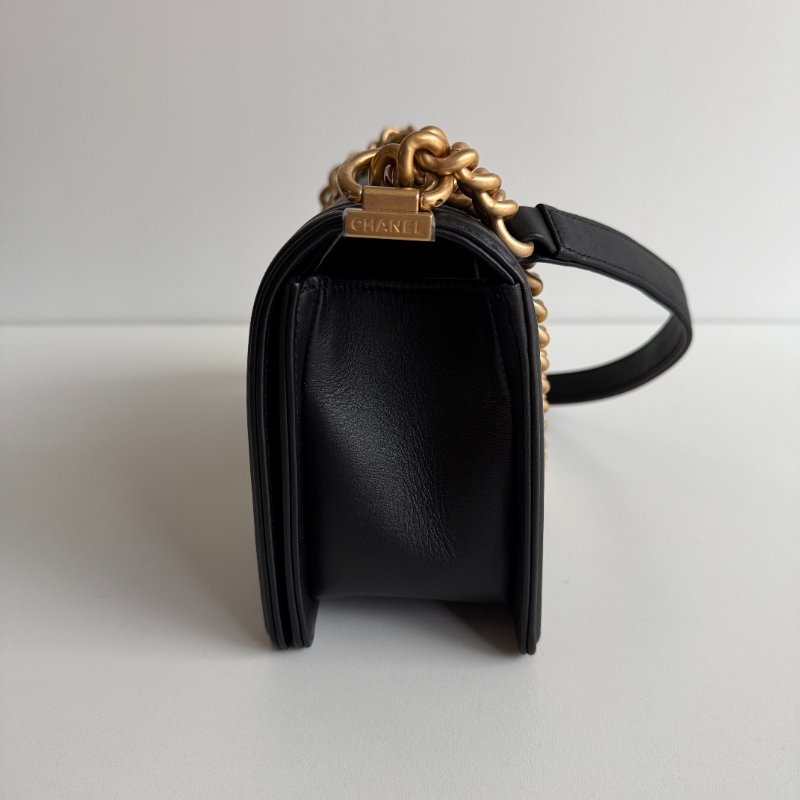 Chanel Boy 25 黑金羊皮-11