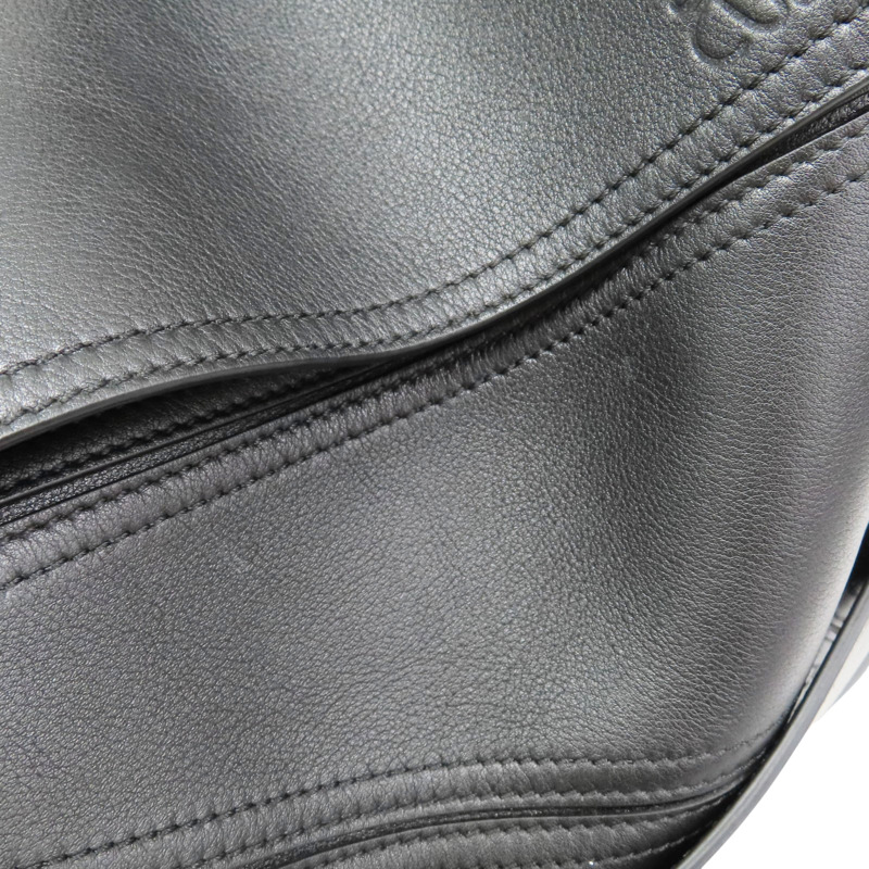黑色 牛皮 肩背包【LOEWE 羅威】 B510BP1X01-12