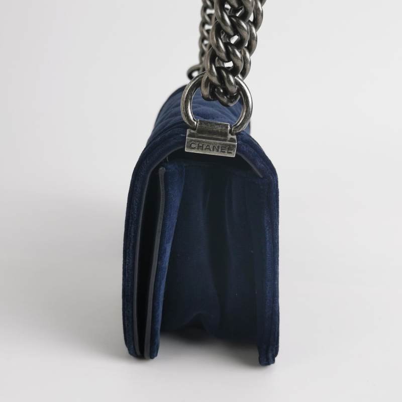 Chanel Leboy季節限定款小號羊皮絨布方形雙C鎖扣單肩包-2