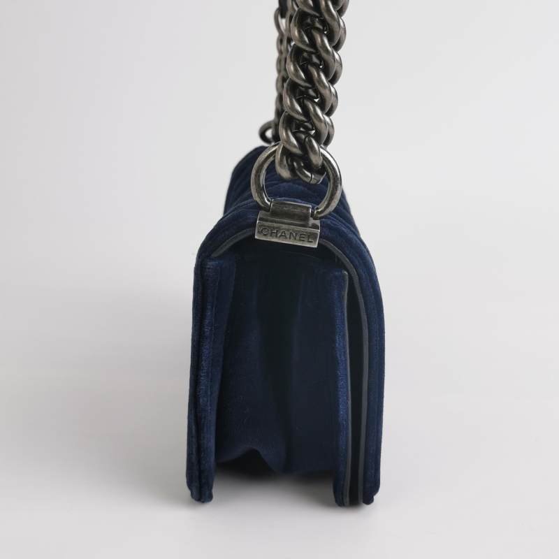 Chanel Leboy季節限定款小號羊皮絨布方形雙C鎖扣單肩包-3