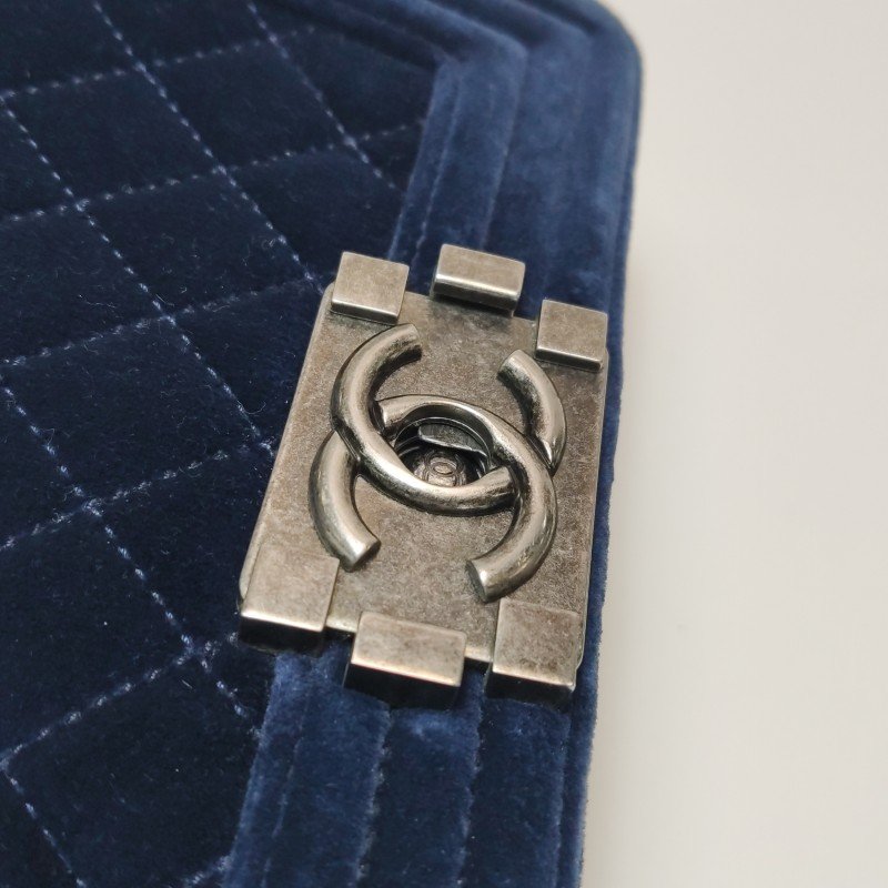 Chanel Leboy季節限定款小號羊皮絨布方形雙C鎖扣單肩包-13