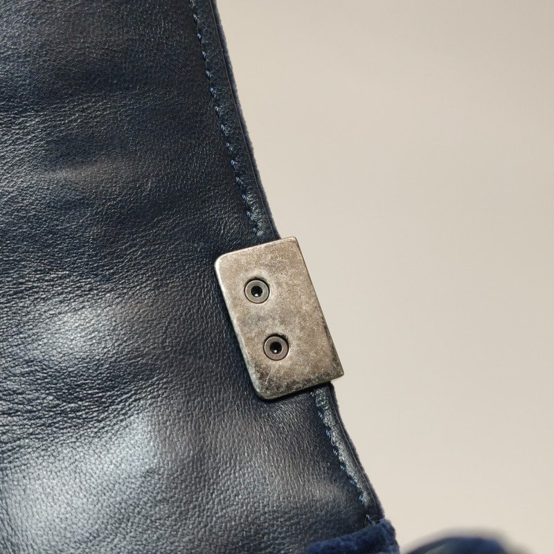 Chanel Leboy季節限定款小號羊皮絨布方形雙C鎖扣單肩包-14