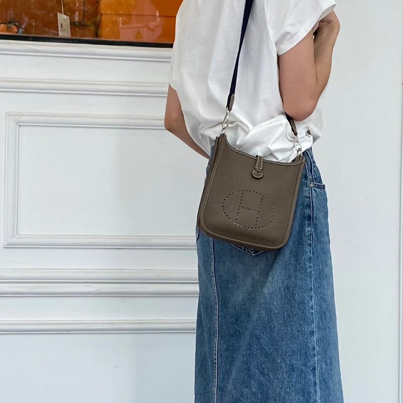 HERMES Mini evelyne - 灰銀配深藍背帶 U-9