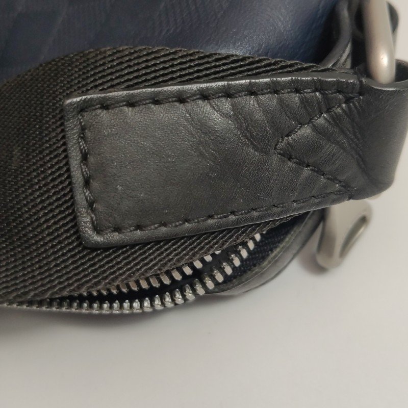 Louis Vuitton(LV)Discovery小號牛皮棋盤格斜挎包單肩包-10