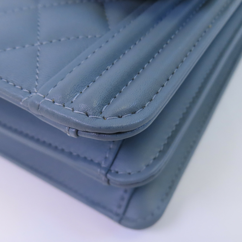 CHANEL 牛皮皮革Boy North South金扣鏈帶肩背袋-6