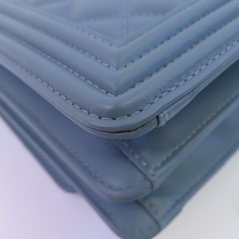 CHANEL 牛皮皮革Boy North South金扣鏈帶肩背袋-7