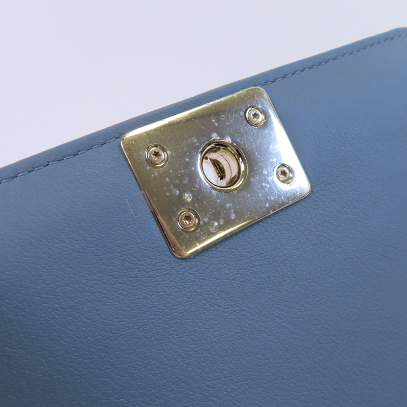 CHANEL 牛皮皮革Boy North South金扣鏈帶肩背袋-10