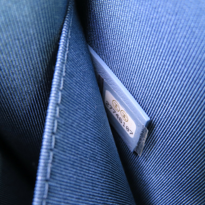 CHANEL 牛皮皮革Boy North South金扣鏈帶肩背袋-15