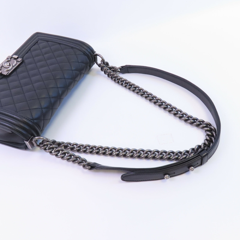 CHANEL 羊皮皮革Boy Chanel 25銀扣鏈帶肩背袋-4