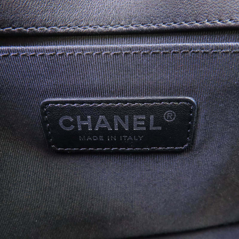 CHANEL 羊皮皮革Boy Chanel 25銀扣鏈帶肩背袋-13