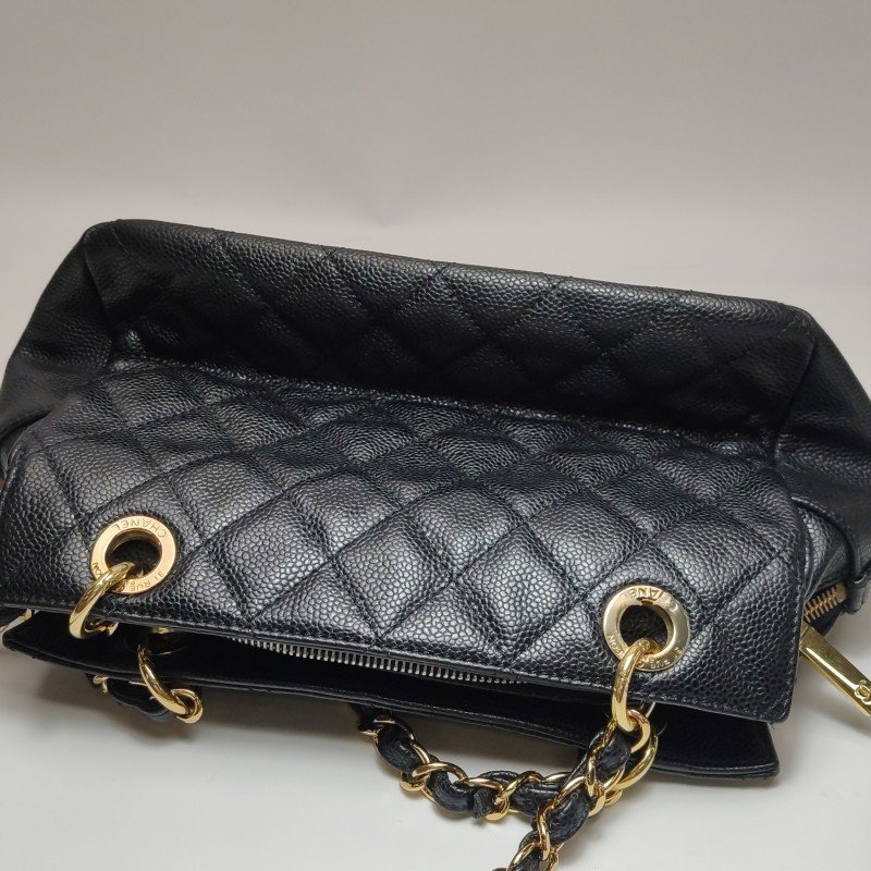 Chanel PTT小號牛皮純色菱格絎縫雙Clogo單肩包-15