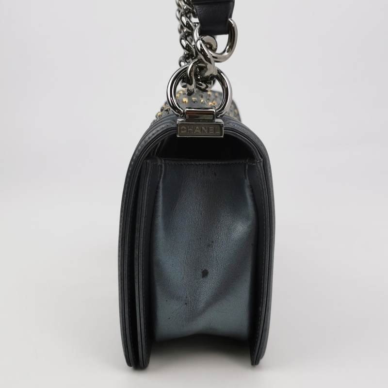 Chanel Leboy季節限定款中號牛皮釘珠裝飾方形雙C鎖扣單肩包-2