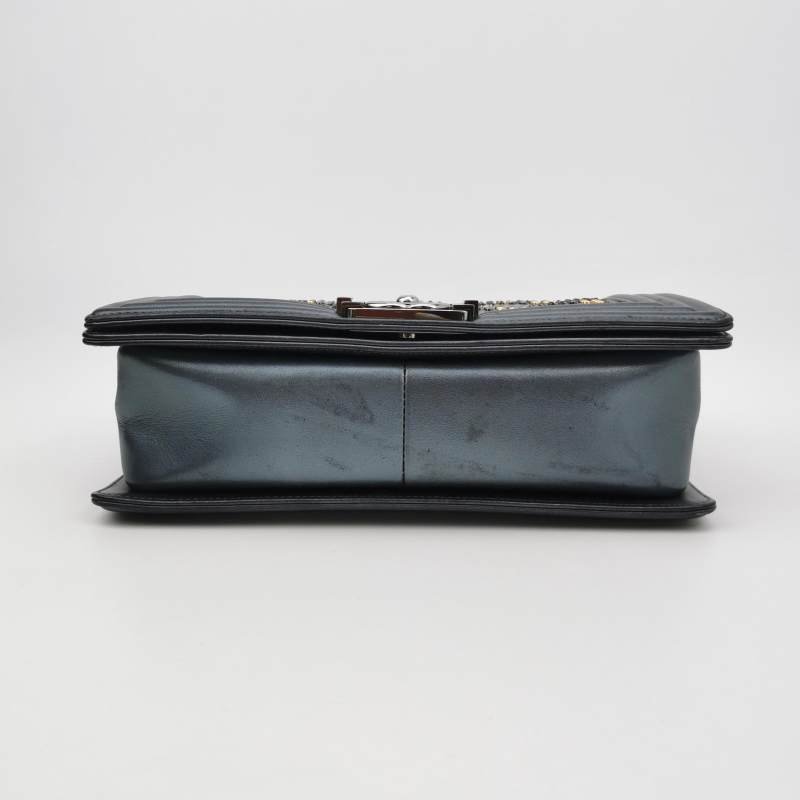 Chanel Leboy季節限定款中號牛皮釘珠裝飾方形雙C鎖扣單肩包-5