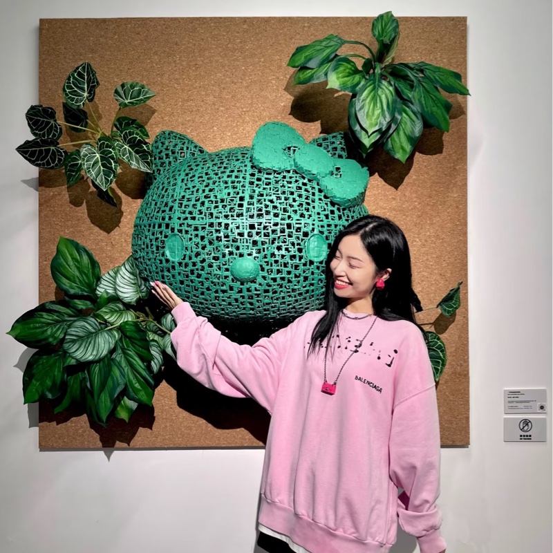 Balenciaga 櫻花粉衛衣-6