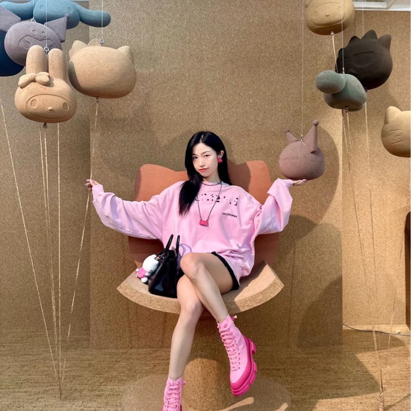 Balenciaga 櫻花粉衛衣-8