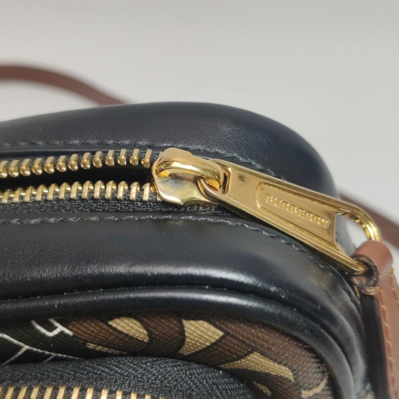Burberry TB牛皮Monogram印花字母logo斜挎包單肩包-11
