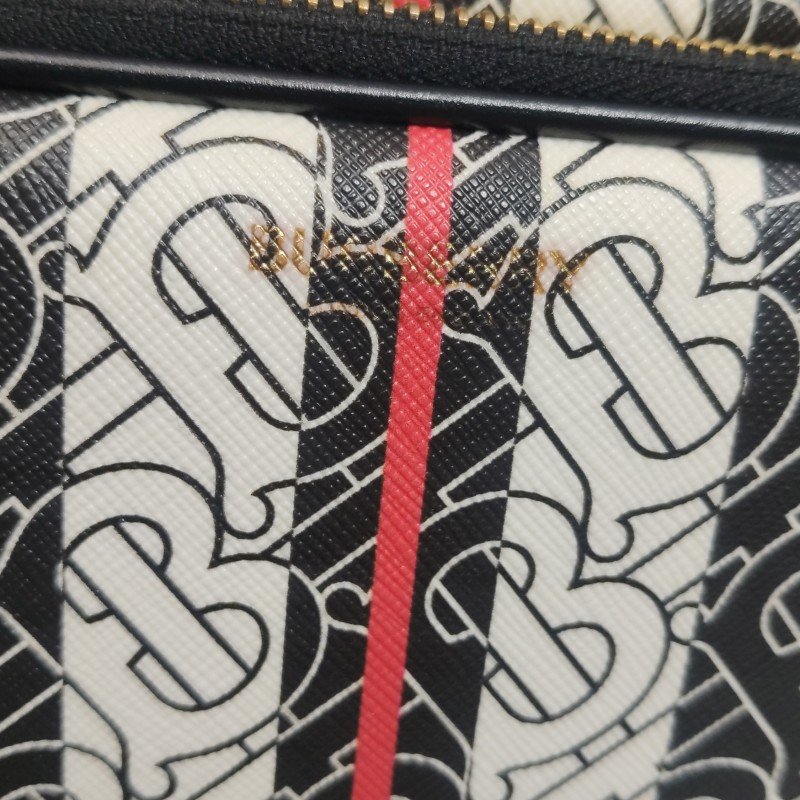 Burberry TB牛皮Monogram印花字母logo斜挎包單肩包-17