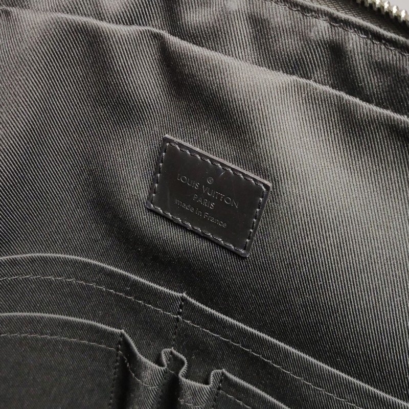 Louis Vuitton(LV)Jake牛皮棋盤格字母logo斜挎包單肩包-9