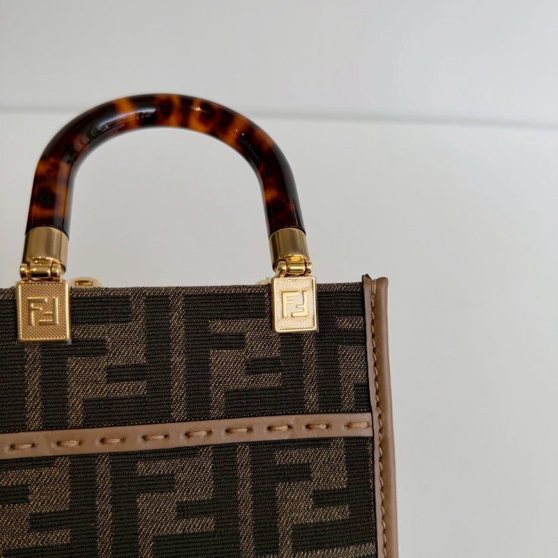 閒置新🙌🏻 Fendi 芬迪 老花琴譜包mini-13
