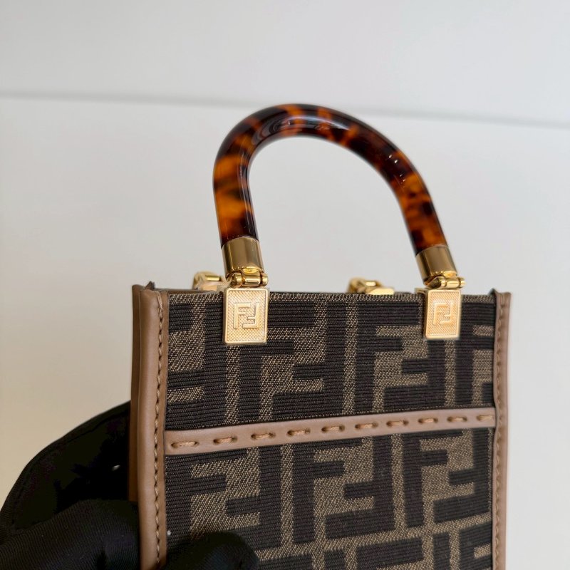 閒置新🙌🏻 Fendi 芬迪 老花琴譜包mini-14