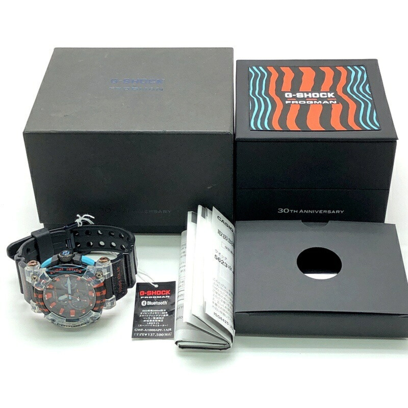 卡西歐 G-SHOCK GWF-A1000APF-1A 蛙人30週年紀念版腕錶,蛙人週年紀念版,配備毒鏢蛙、電波太陽能、藍牙、碳纖維核心防護結構和多色指針,2023年1月發售,Mikunigaoka 專賣店有售。-9