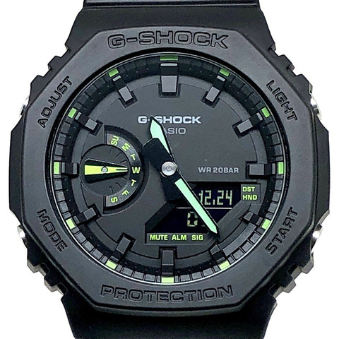 卡西歐 G-SHOCK GA-2100-1A3 霓虹點綴系列八角形腕錶，橡木色錶殼，黑色/綠色指針/數位雙顯，雙 LED 背光，2022 年 2 月發售，Mikunigaoka 專賣店販售。