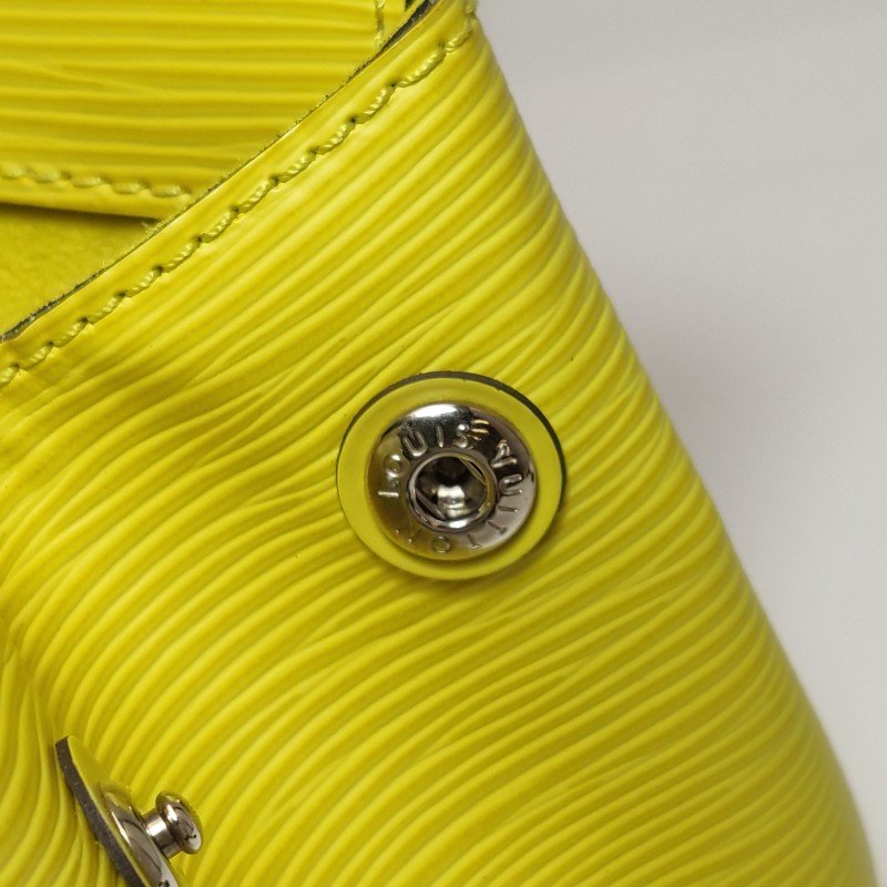 Louis Vuitton(LV)Marly牛皮純色LV標誌斜挎包單肩包-15