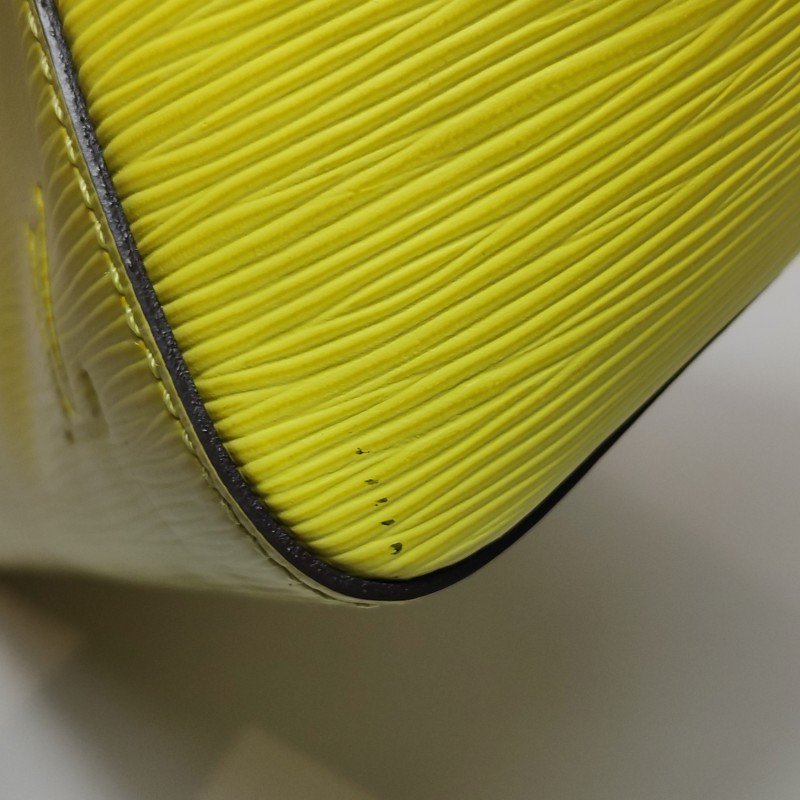 Louis Vuitton(LV)Marly牛皮純色LV標誌斜挎包單肩包-17