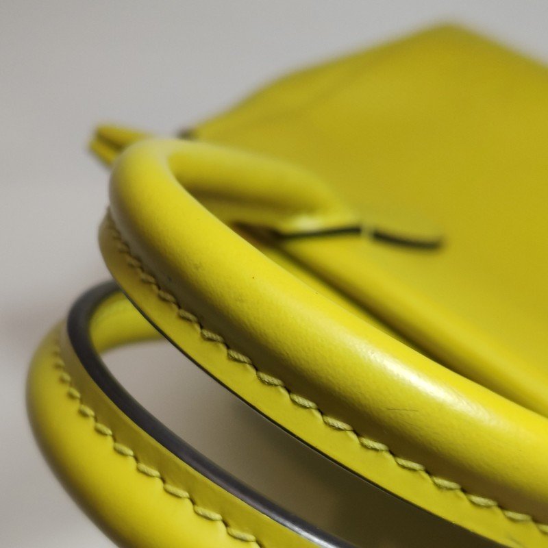 Louis Vuitton(LV)Marly牛皮純色LV標誌斜挎包單肩包-19