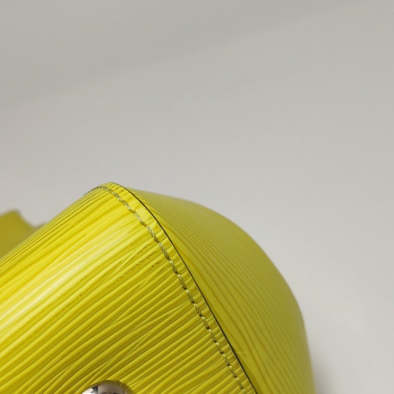 Louis Vuitton(LV)Marly牛皮純色LV標誌斜挎包單肩包-23